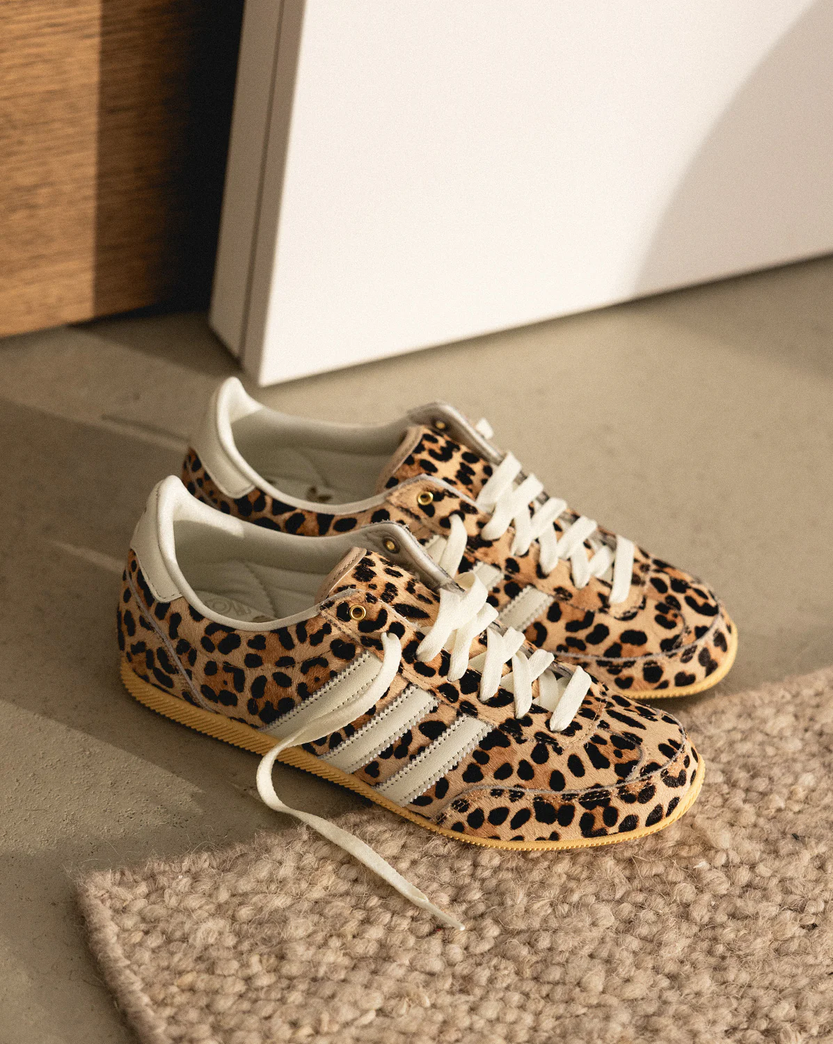 Adidas Gazelle Lo Pro W *Leo* - Image 3