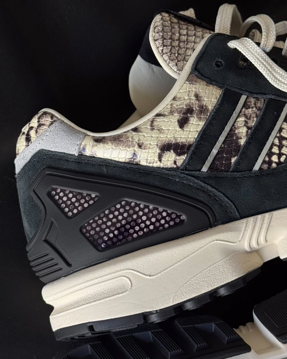 Adidas ZX 8000 *Snake* - Image 3