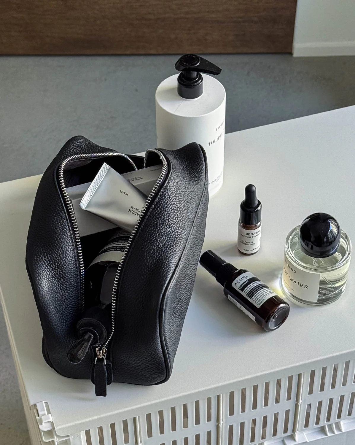Asphaltgold Leather Toiletry Bag - Image 6
