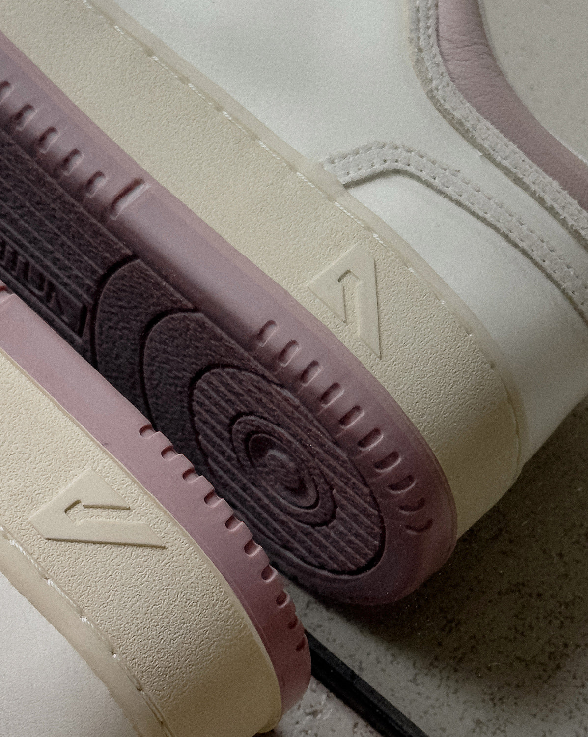 Autry Med-Way Mid W *Leather / Crack* - Image 3