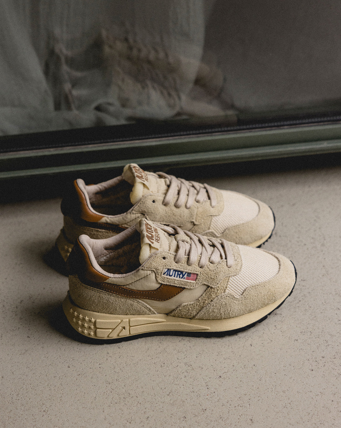 Autry Reelwind Low W *Suede / Net* - Image 2