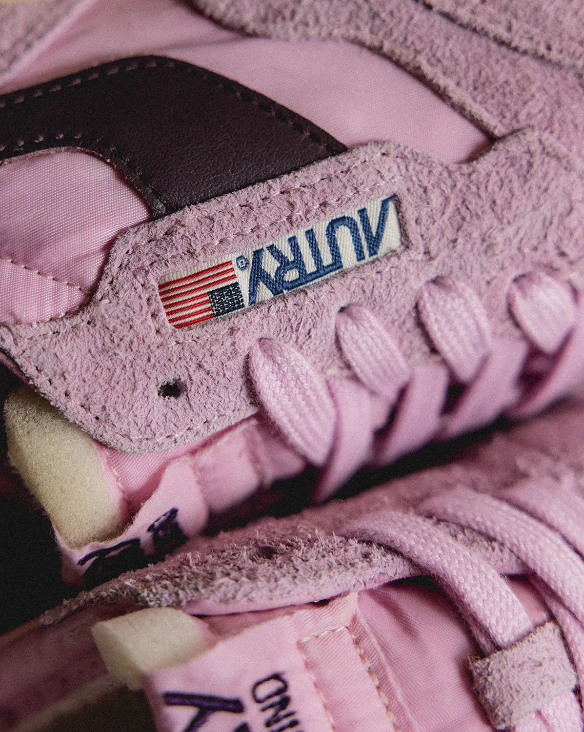 Autry Reelwind Low W *Suede / Net* - Image 5