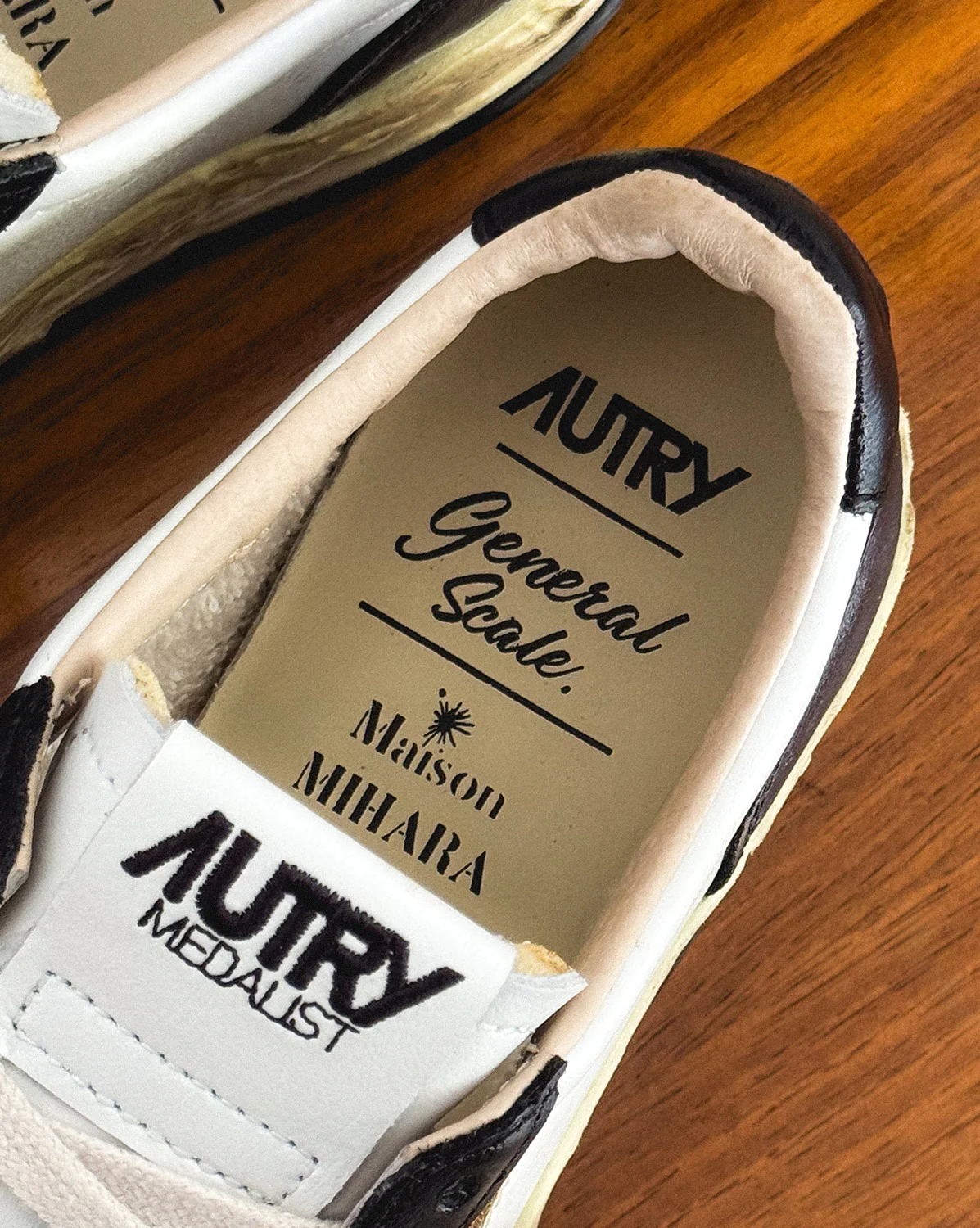 Autry x Mihara Yasuhiro Medalist W *Super Vintage* - Image 6