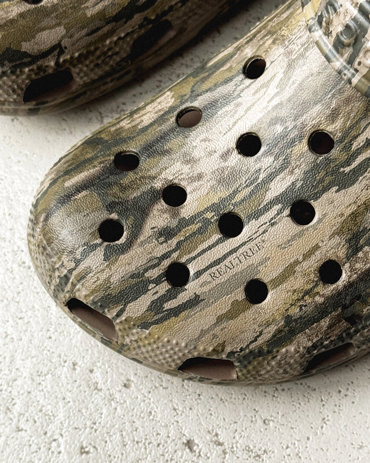 Crocs x Realtree Legacy Classic Clog - Image 3