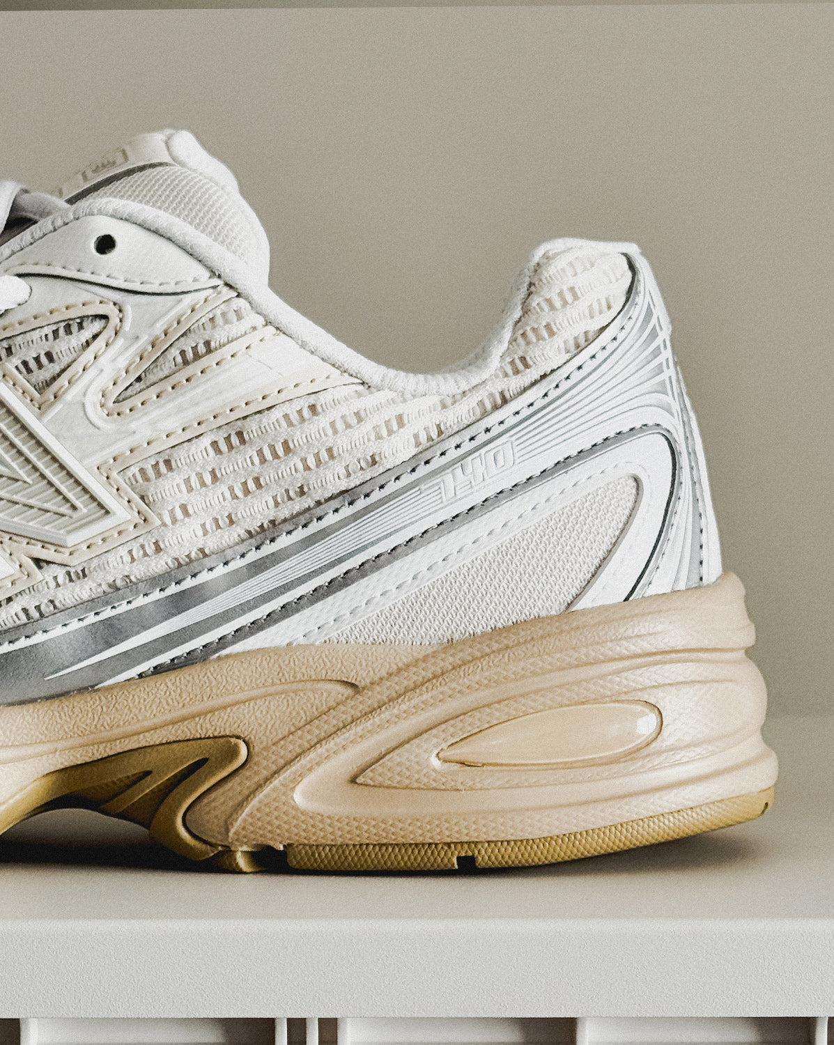 New Balance 740 - Image 3