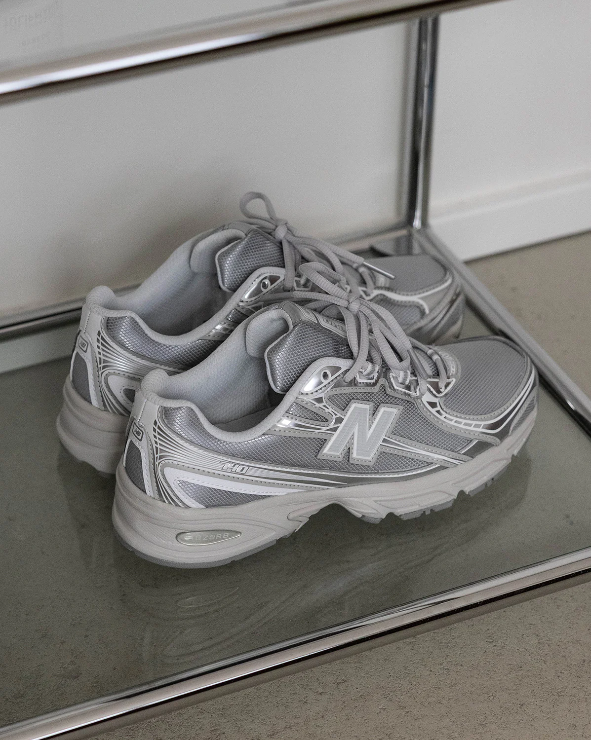 New Balance 740 - Image 2