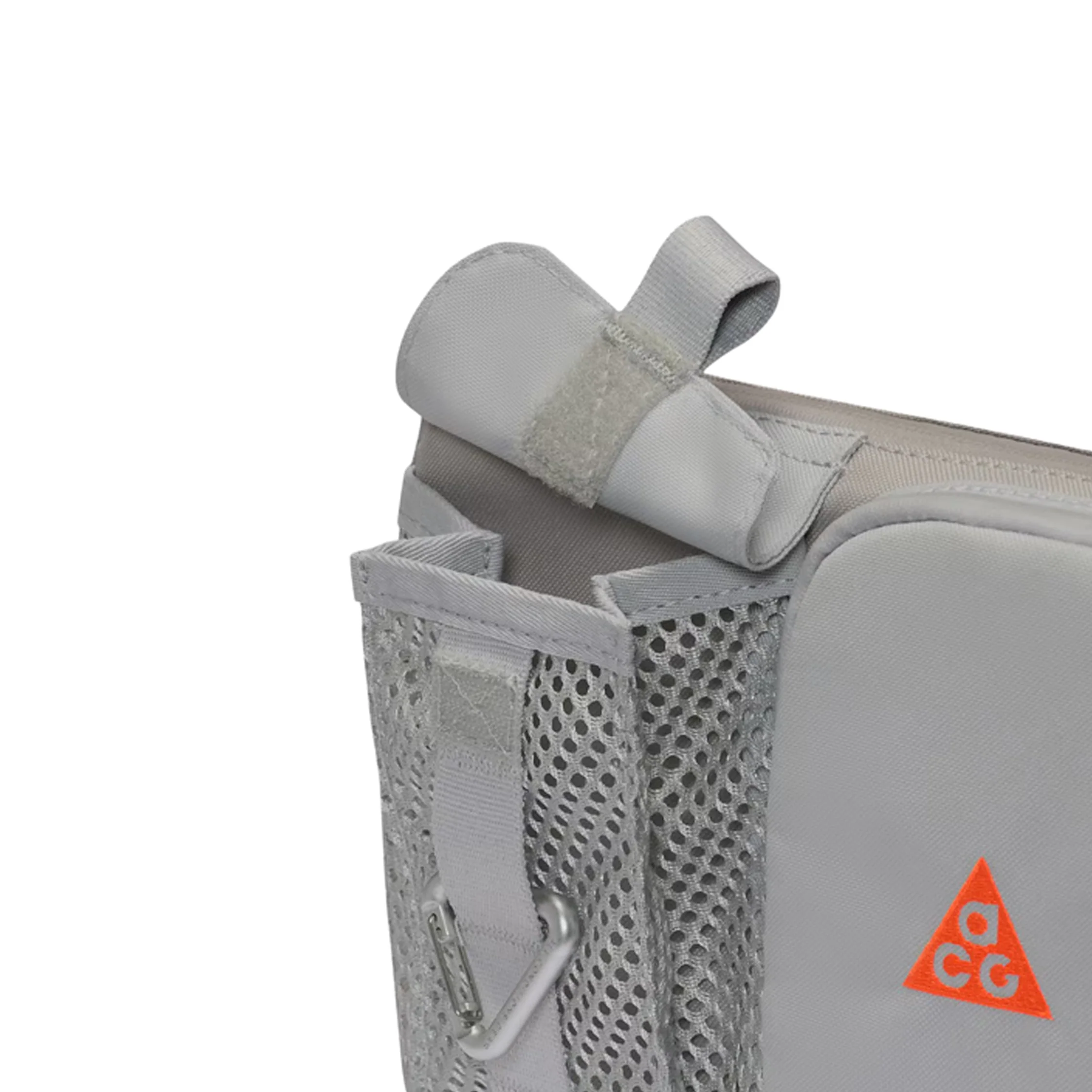 Nike	ACG "Daymax" Crossbody Bag (3L) - Image 2