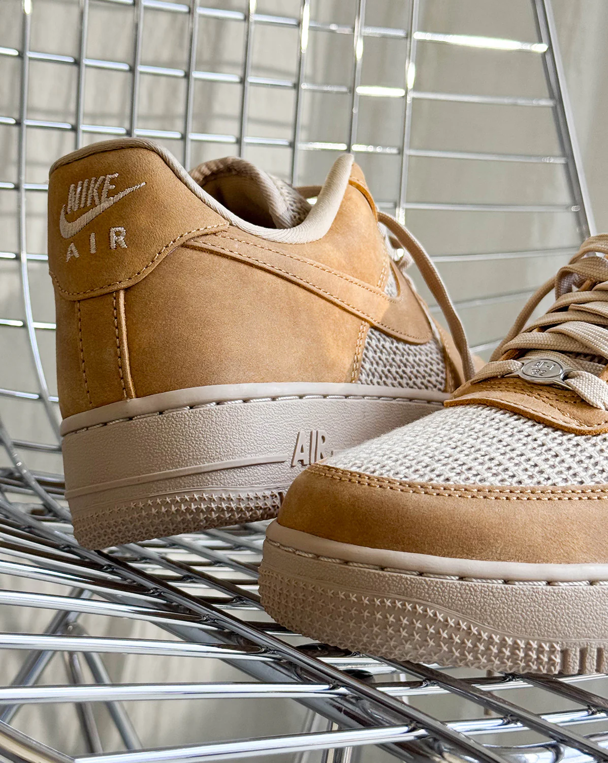 Nike Air Force 1 '07 LV8 - Image 3