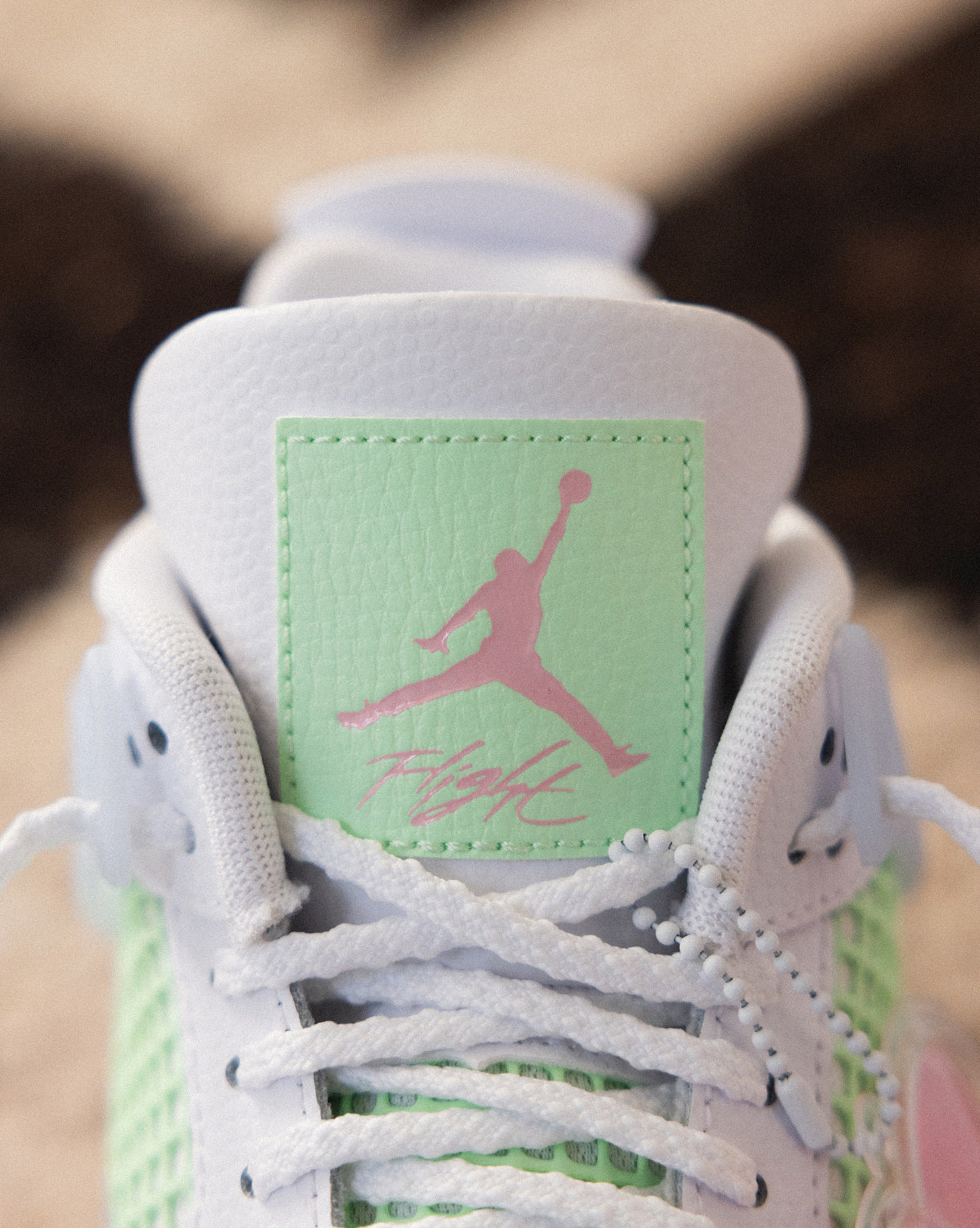 Nike Air Jordan 4 Retro *GS* *Valentine's Day* - Image 3