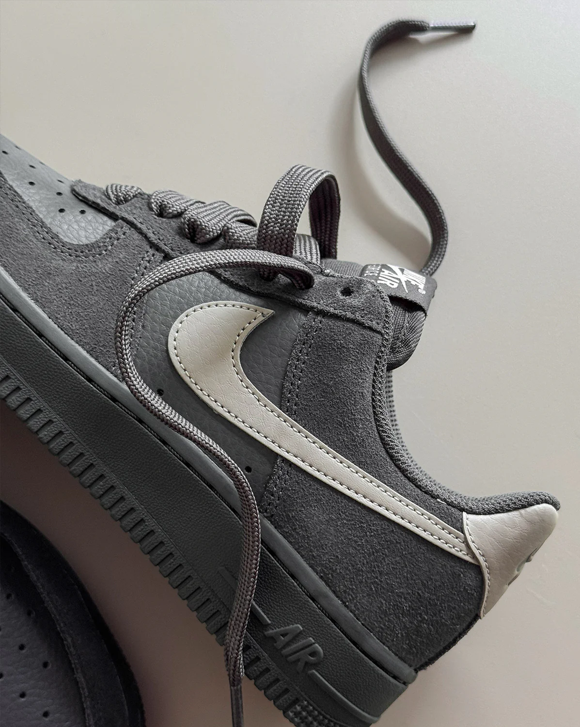 Nike Wmns Air Force 1 '07 Low - Image 3