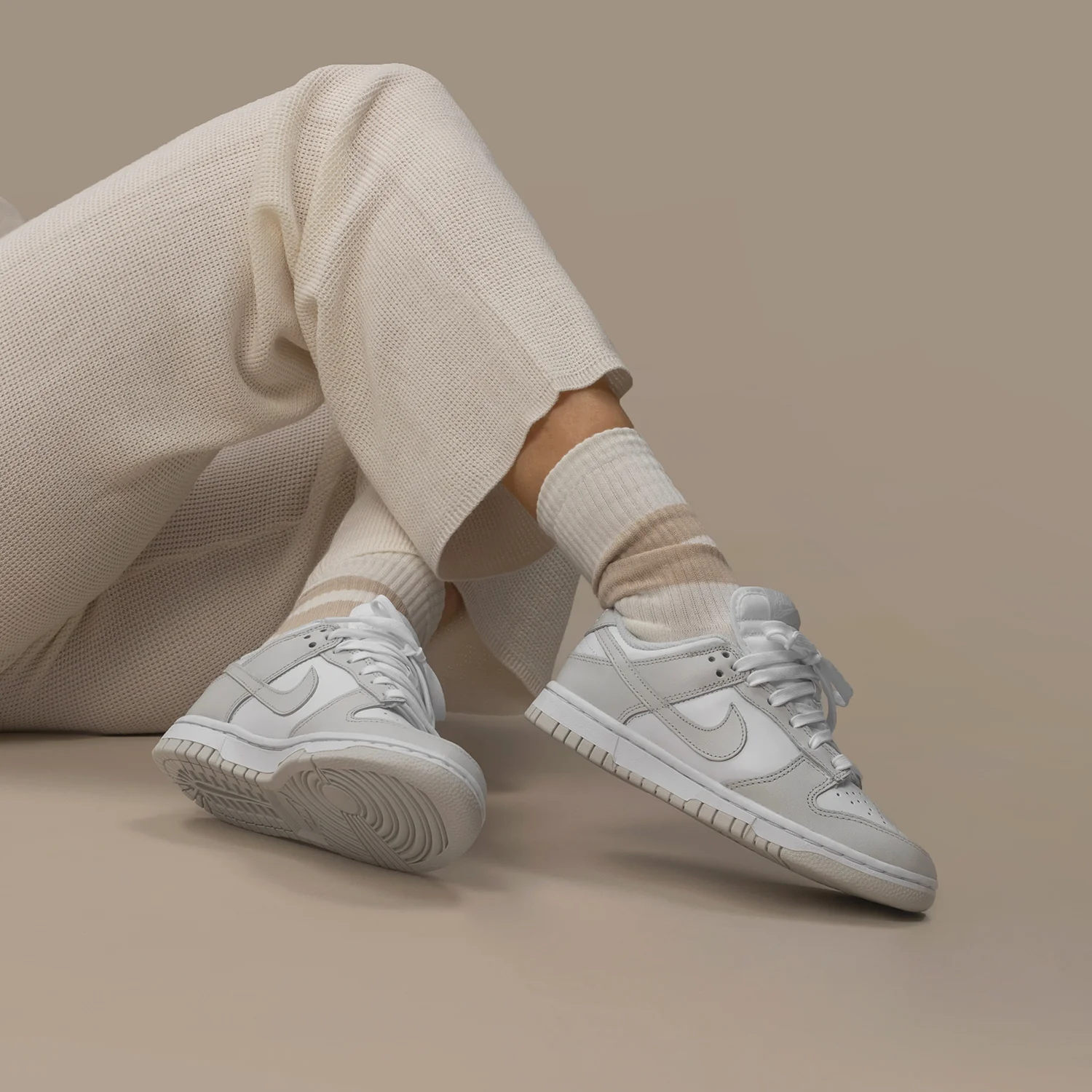 Nike Wmns Dunk Low *Photon Dust* - Image 4