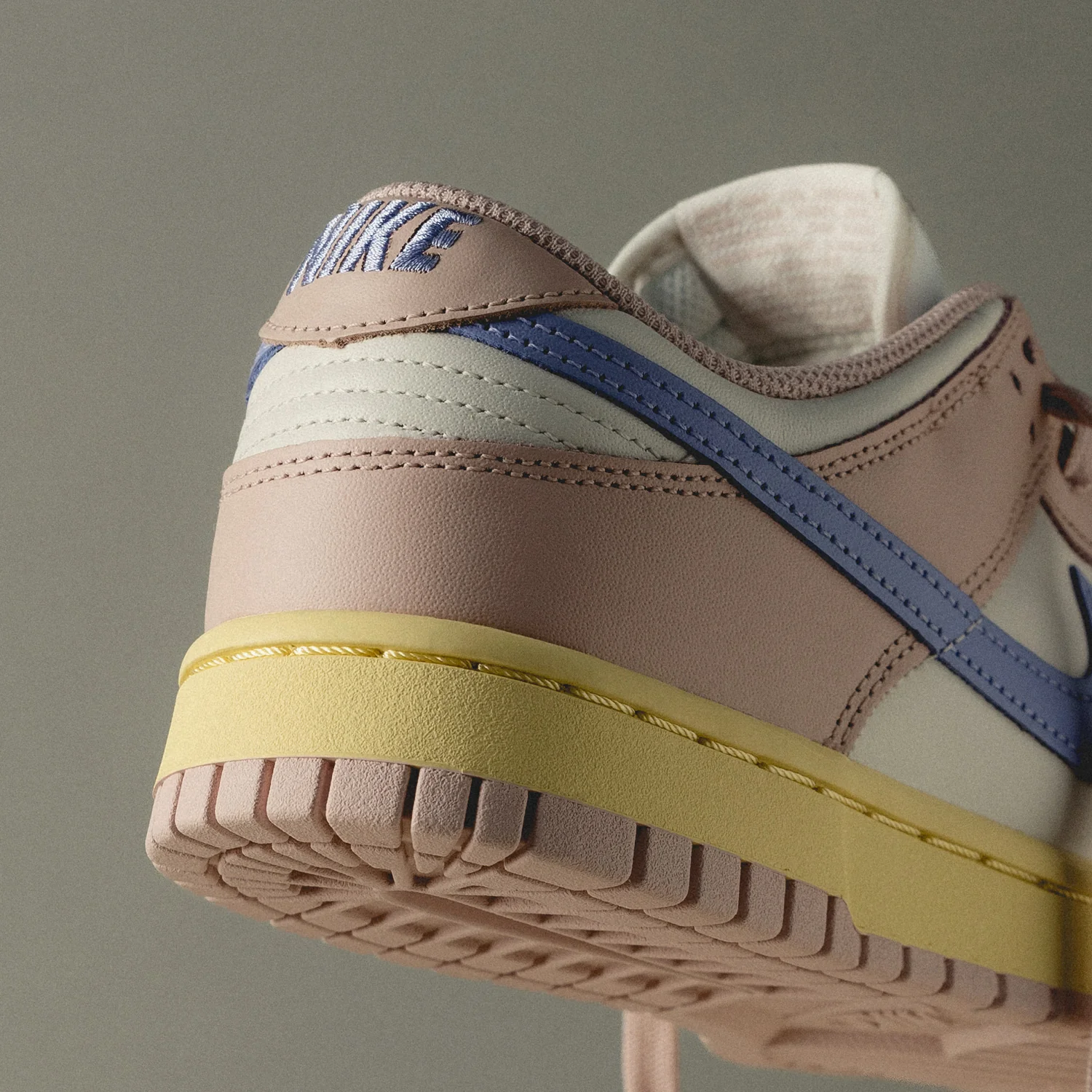 Nike Wmns Dunk Low *Pink Oxford* - Image 5