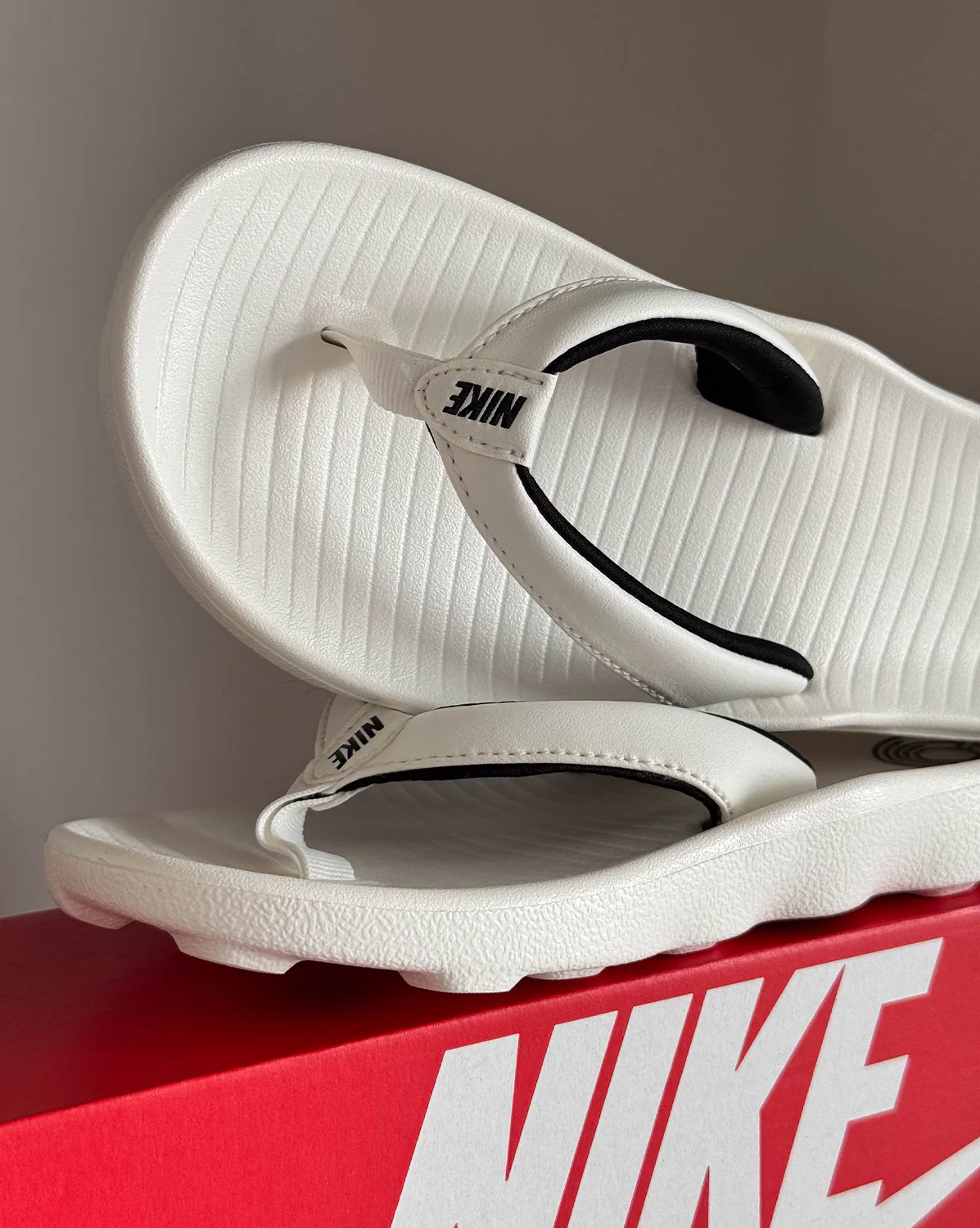 Nike Wmns Marina - Image 3