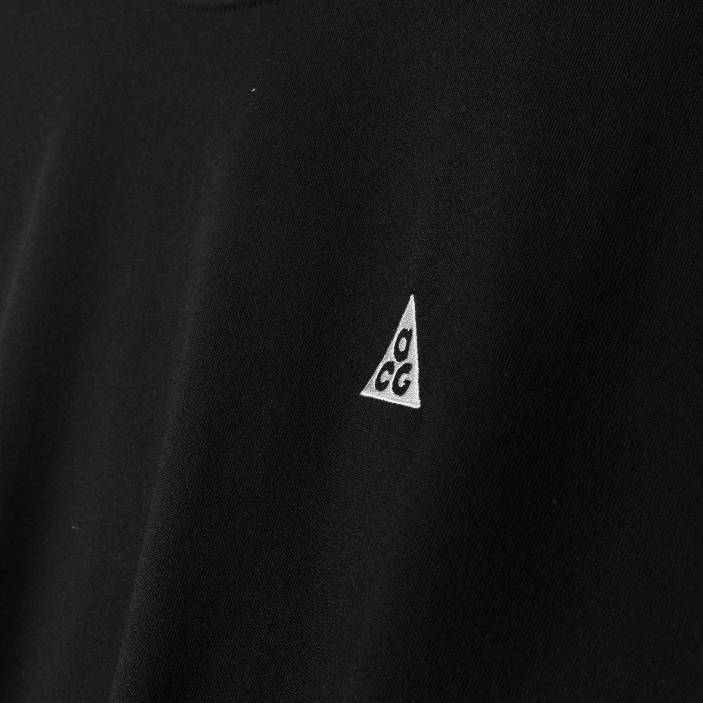 Nike	ACG Short-Sleeve T-Shirt - Image 3