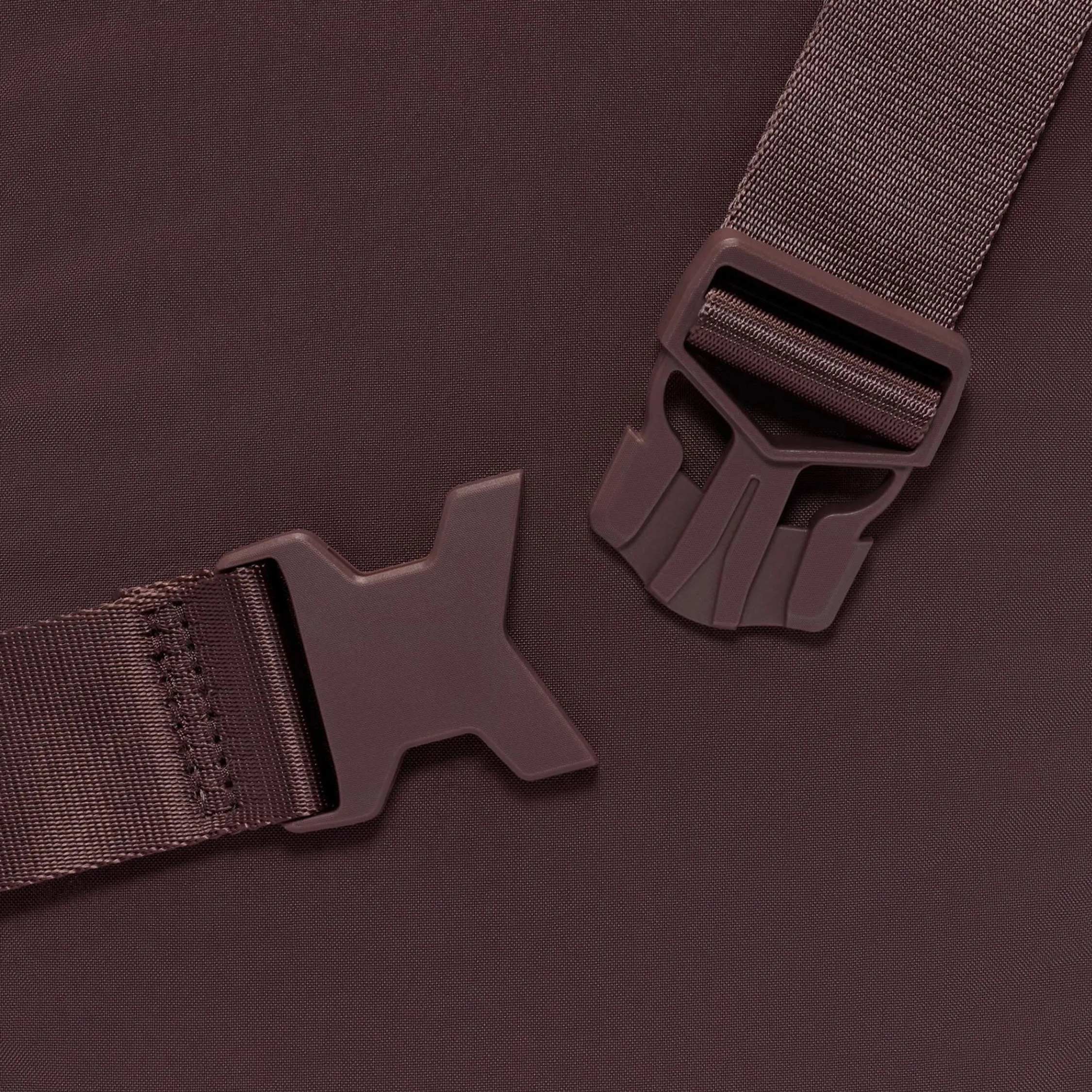 Nike	Aura Crossbody Bag - Image 4