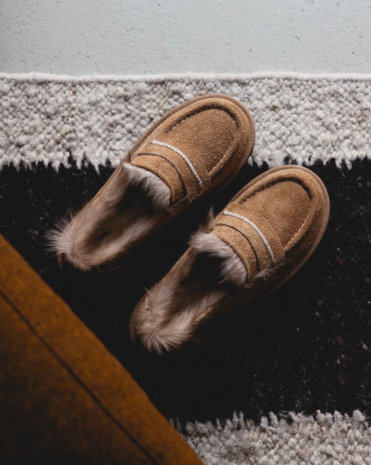 UGG Wmns Ellis Loafer - Image 4