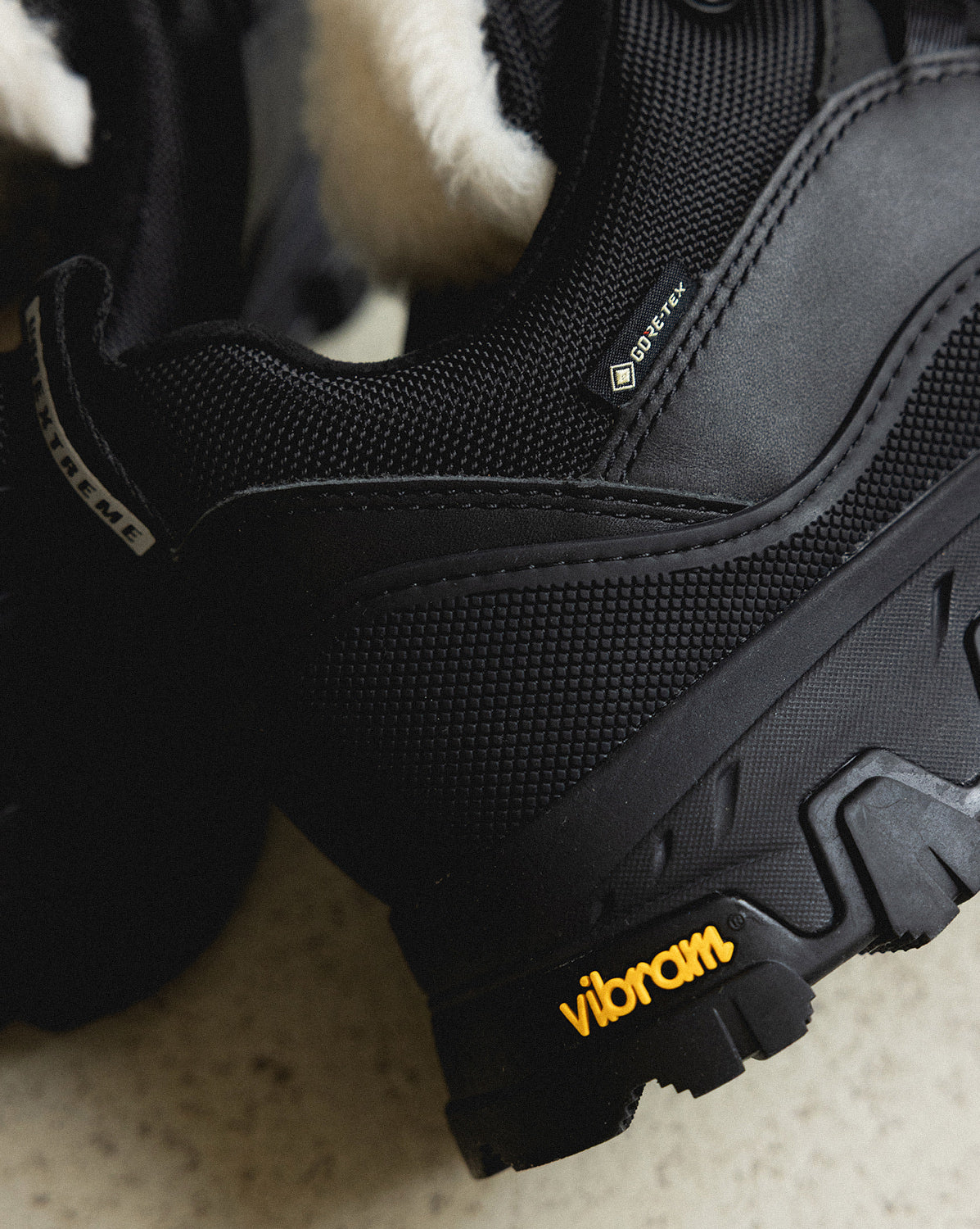 UGG Wmns MetroTrek Hiker - Image 3